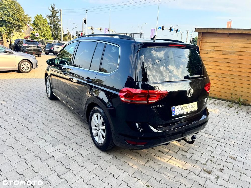 Volkswagen Touran - 5