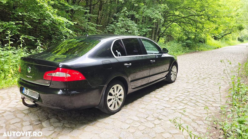 Skoda Superb 2.0 TDI Comfort DSG - 4
