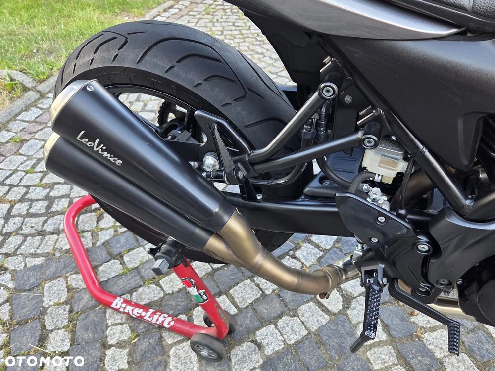 Suzuki SV - 30