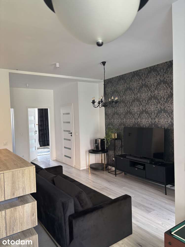 3 pokoje, 66,9 m² | po remoncie | osobne wejście | centrum Żor