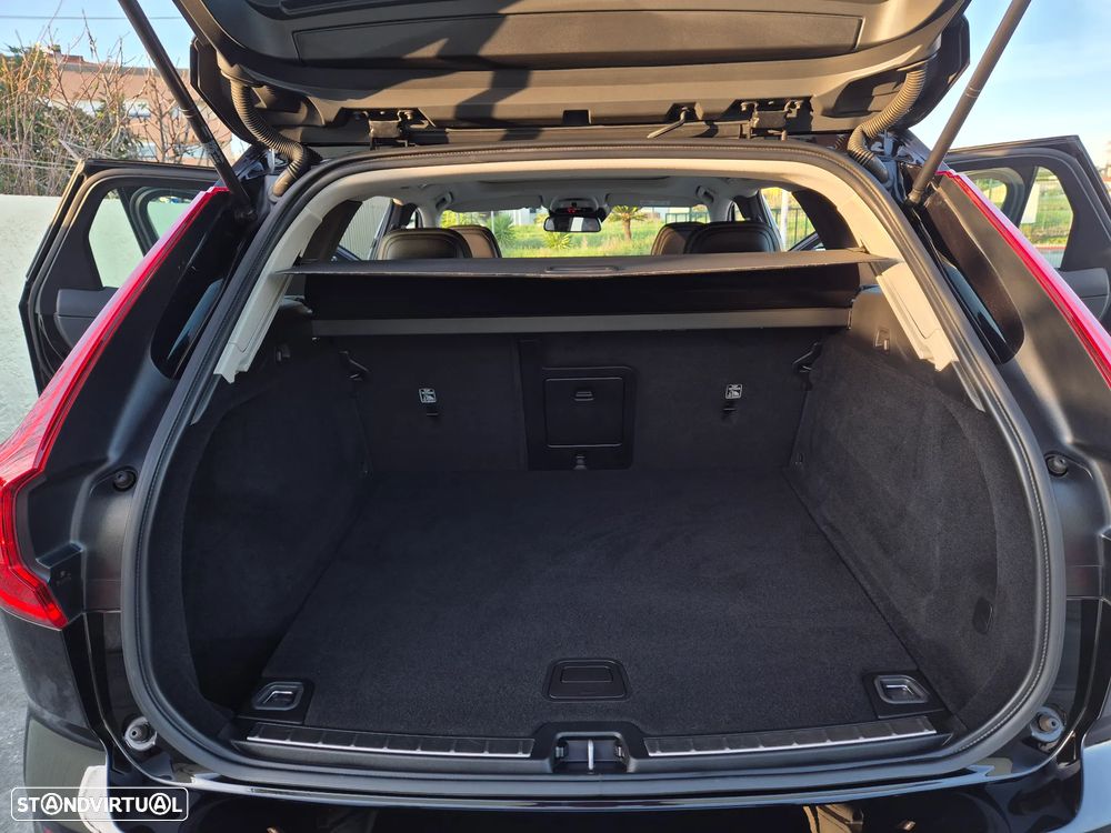 Volvo XC 60 2.0 D4 Momentum Plus Geartronic - 19