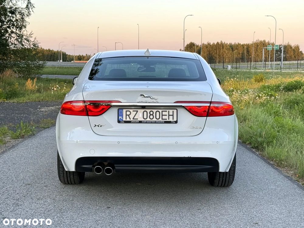 Jaguar XF 2.0 i4D AWD Prestige - 6