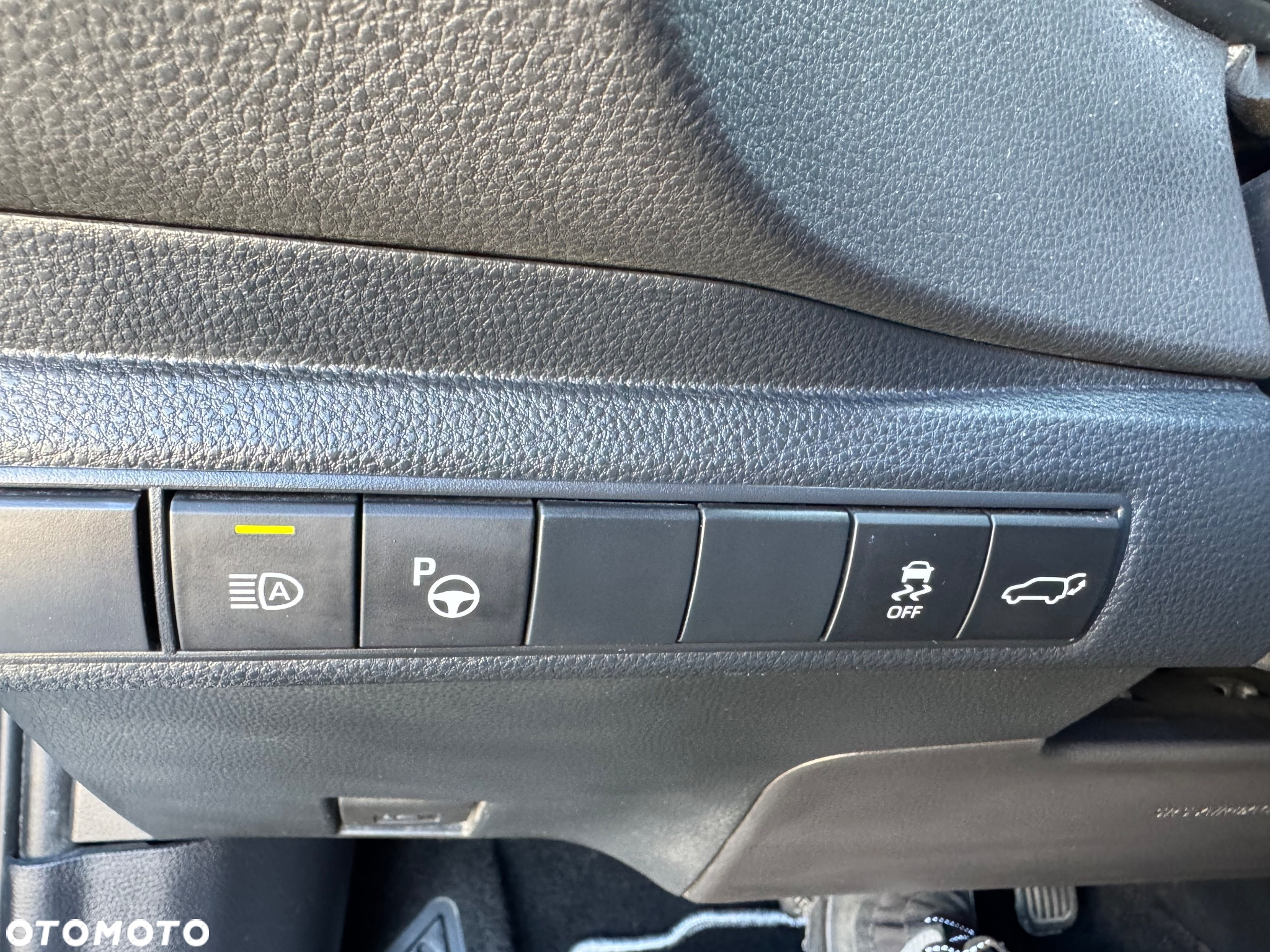 Toyota Corolla 2.0 Hybrid Executive - 14