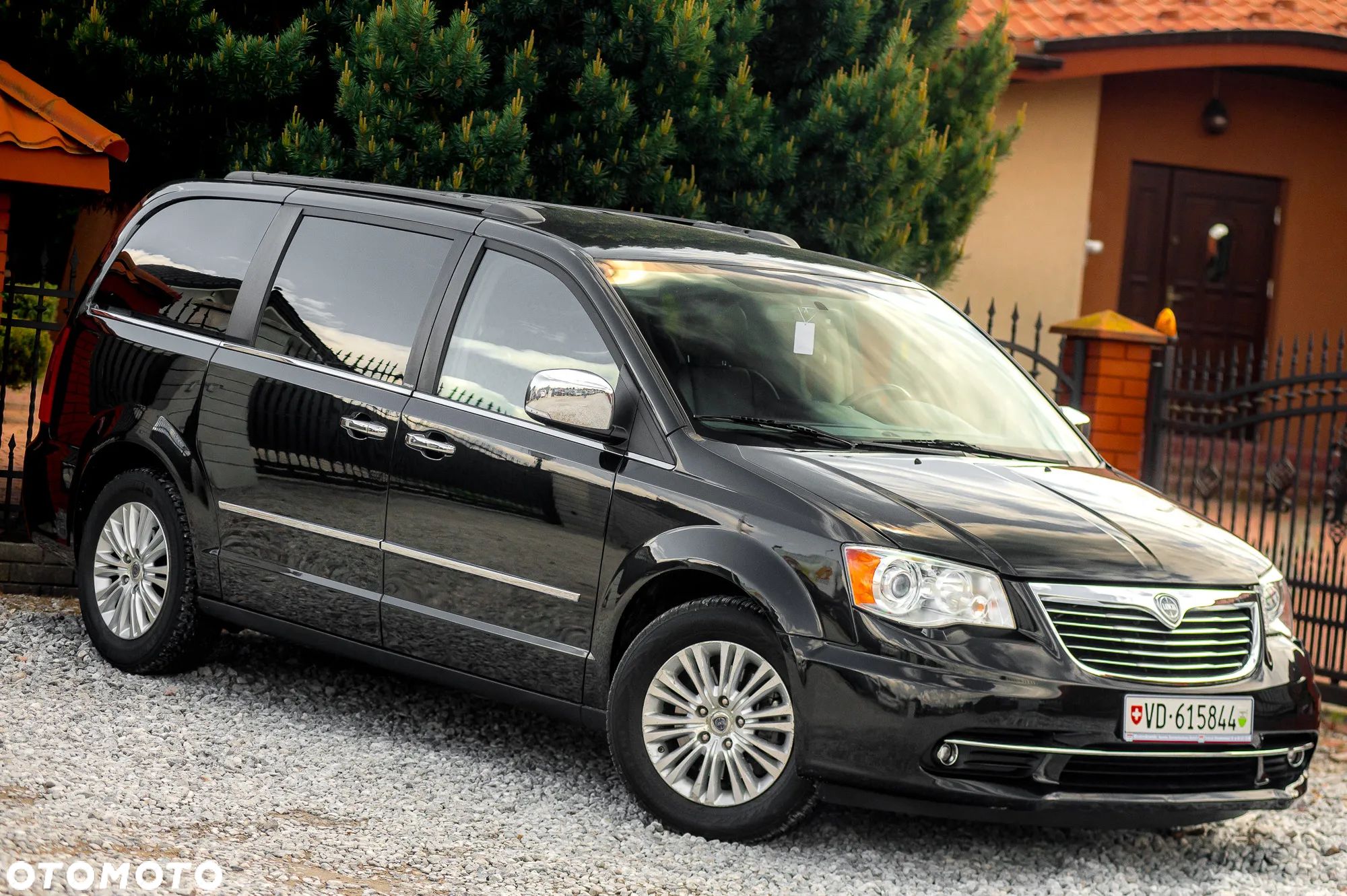 Lancia Voyager 2.8CRD Platinum - 1