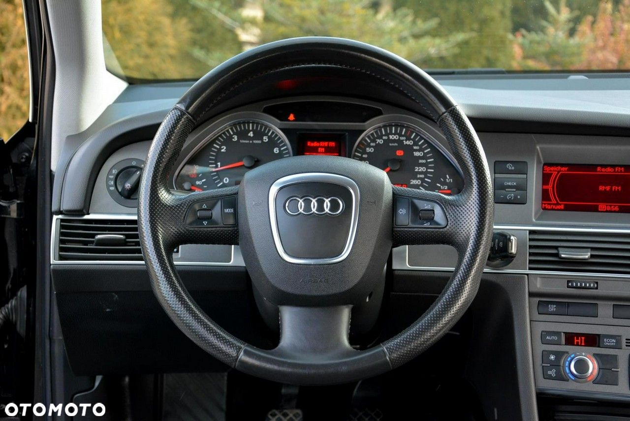 Audi A6 Avant 2.4 - 25