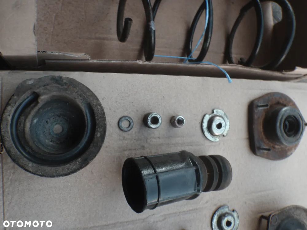 sprężyna poduszka talerzyk łożysko amortyzatora przód  fiat seicento cinquecento cc 700 900 1.1 - 3