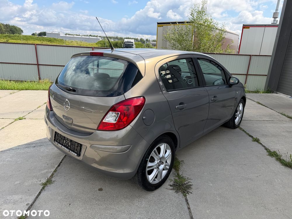Opel Corsa 1.4 16V Edition - 5