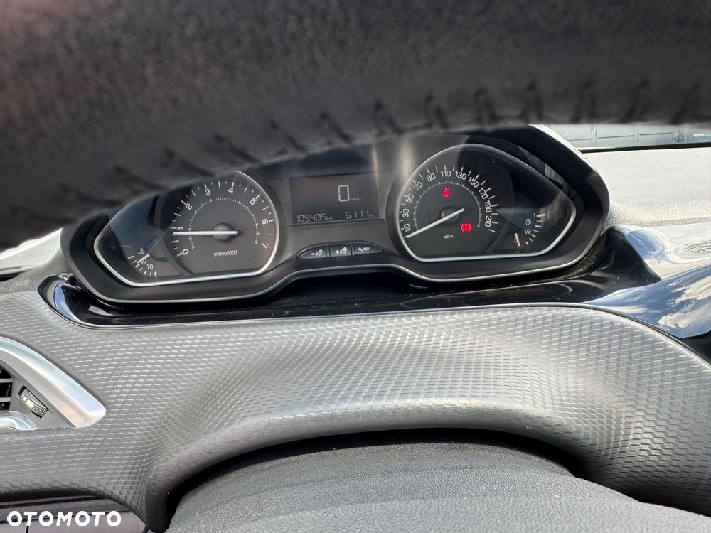 Peugeot 2008 - 12