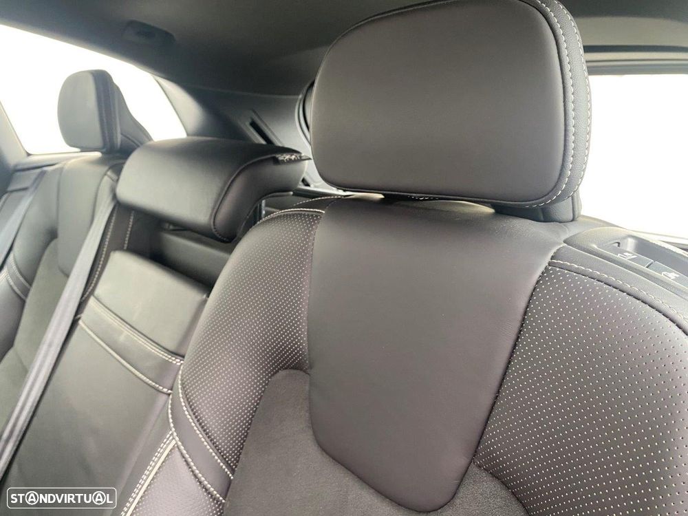 Volvo XC 60 2.0 D4 R-Design Geartronic - 34