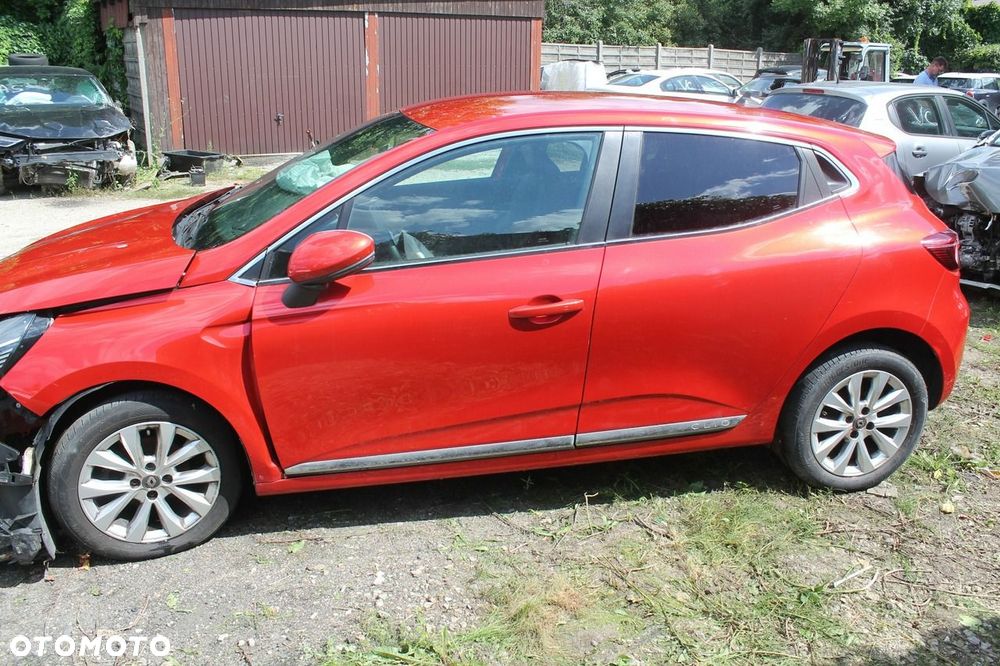 Renault Clio - 8