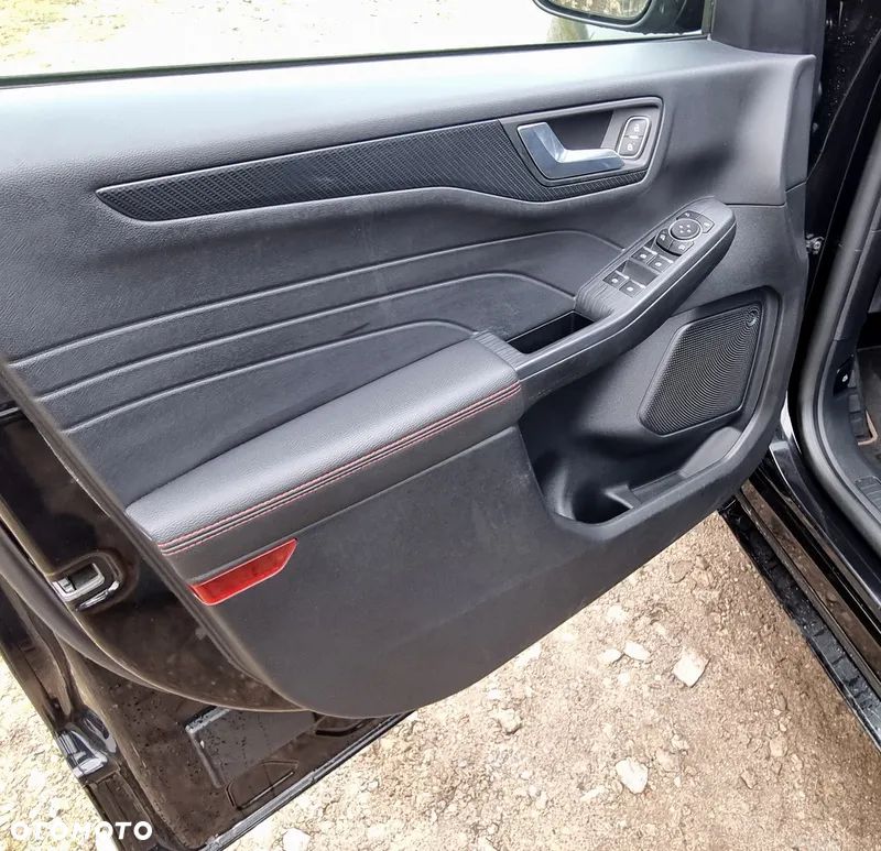 Ford Kuga 2.5 FHEV FWD ST-Line X - 39