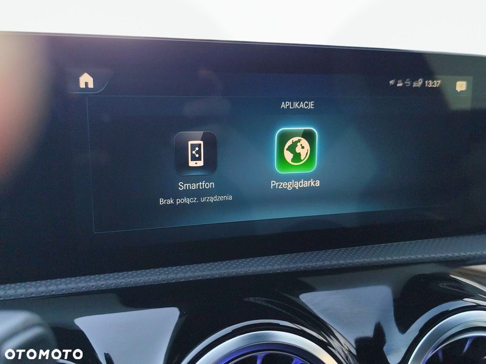 Mercedes-Benz CLA - 27