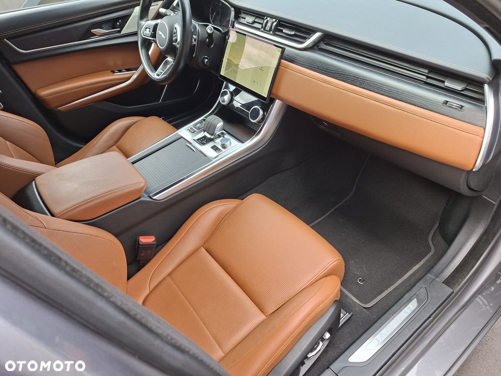 Jaguar XF P300 AWD Sportbrake R-Dynamic SE - 6