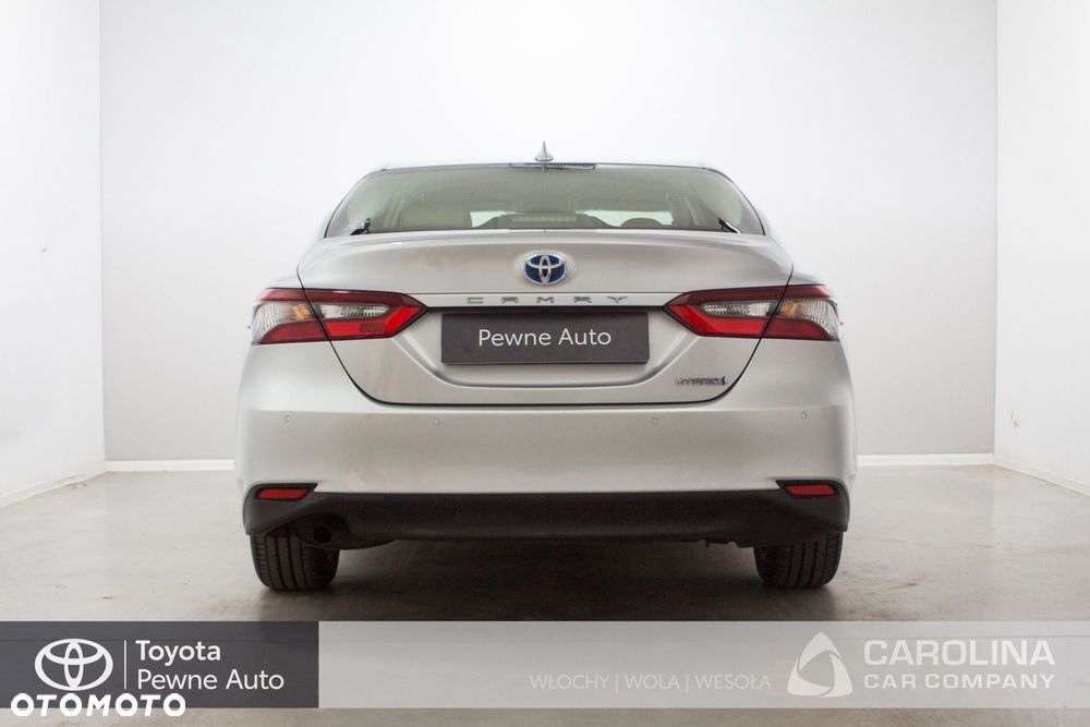Toyota Camry - 19