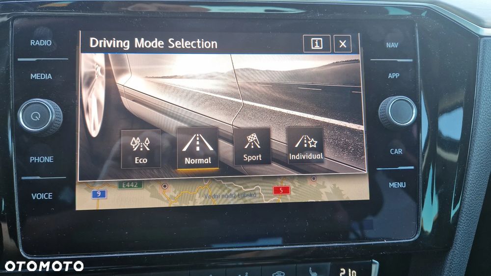 Volkswagen Passat 1.8 TSI BMT Highline - 13