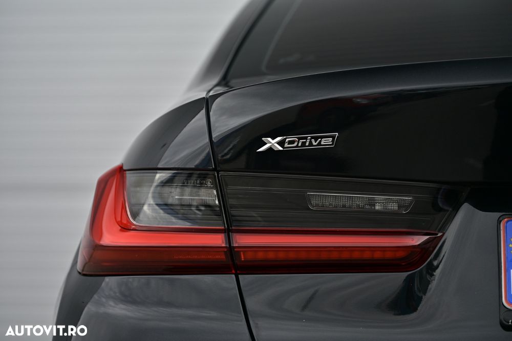 BMW Seria 3 330i xDrive Aut. M Sport - 36