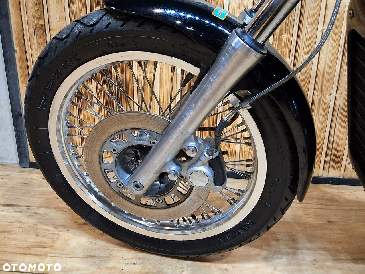 Suzuki Intruder - 10