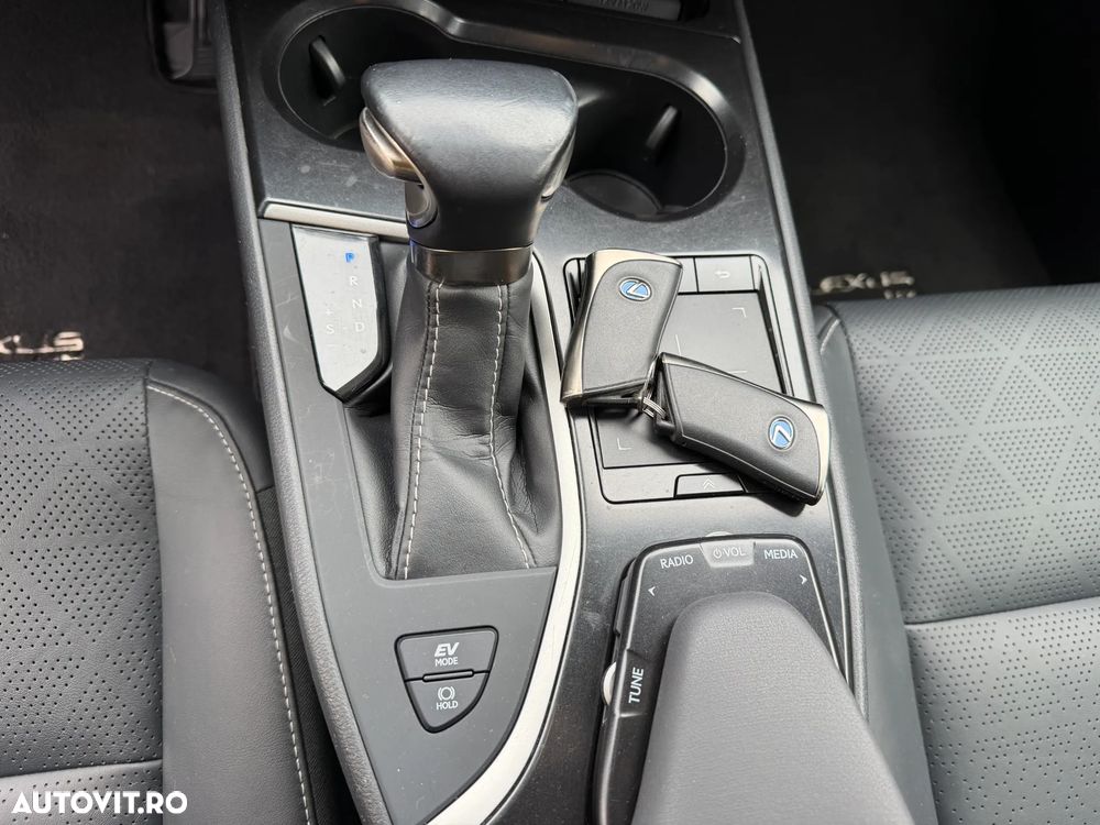 Lexus UX - 17