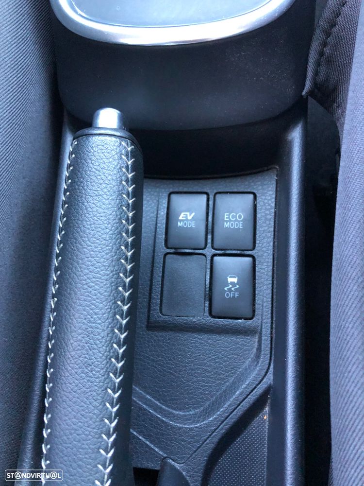 Toyota Yaris 1.5 HSD Comfort - 36