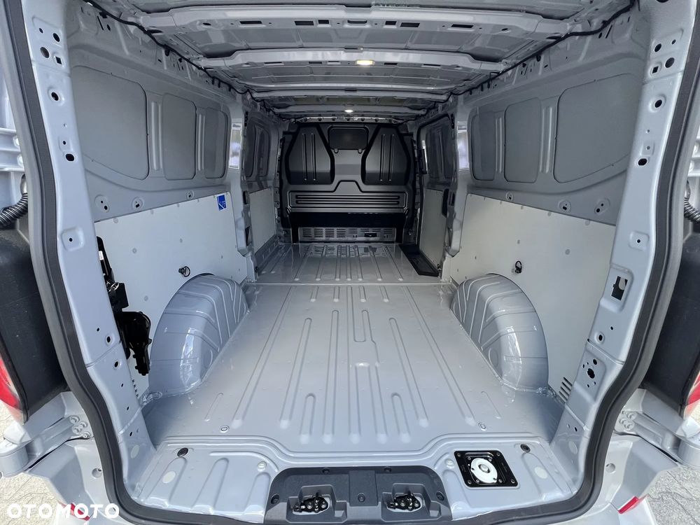 Volkswagen Transporter - 9