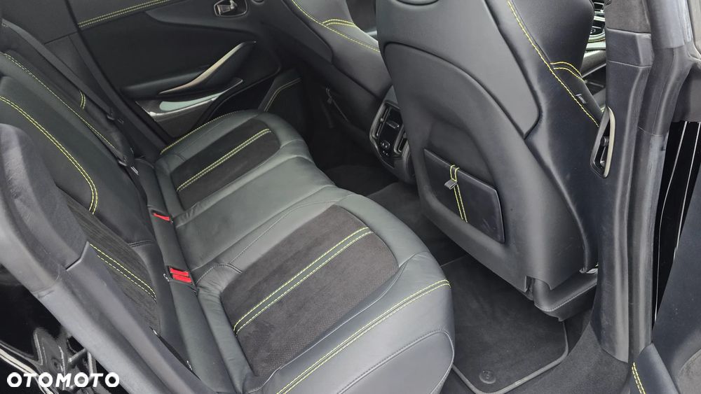 Aston Martin DBX - 16