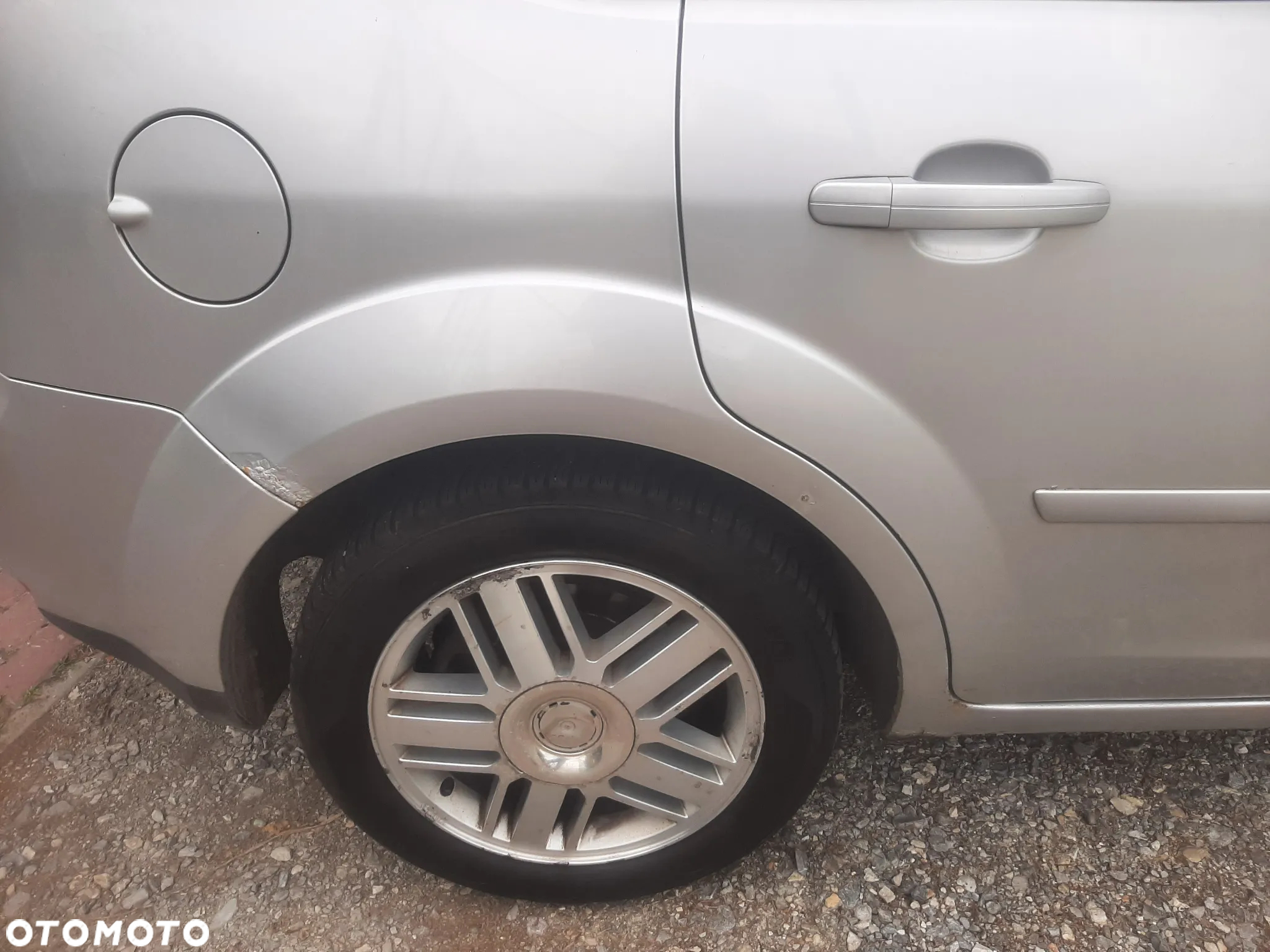 Ford Focus 2.0 16V Ghia - 11