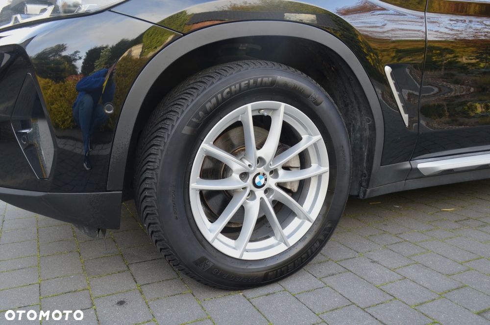 BMW X3 sDrive18d Business Edition sport - 37