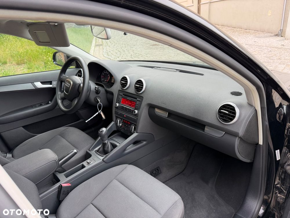 Audi A3 Sportback 1.6 Attraction - 9