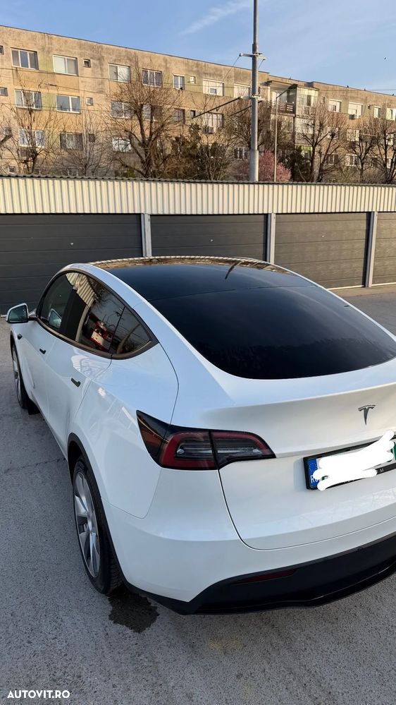 Tesla Model Y AWD Performance - 6
