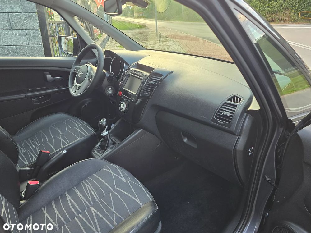 Kia Venga 1.6 CVVT Fifa World Cup Edition - 25