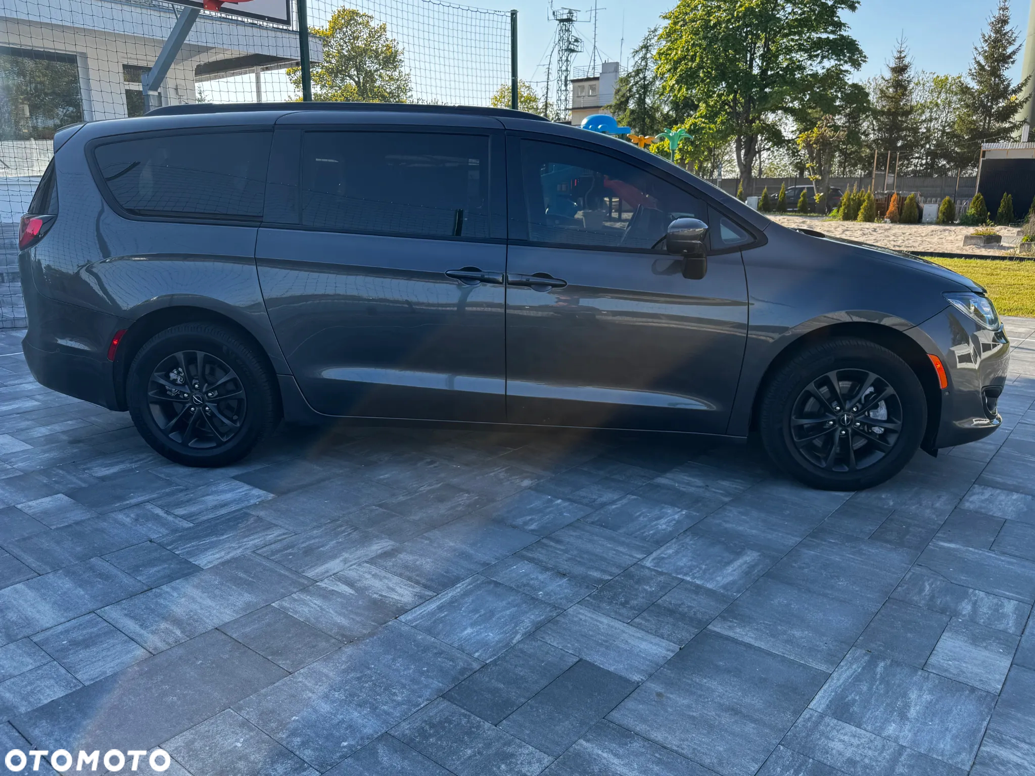 Chrysler Pacifica - 3