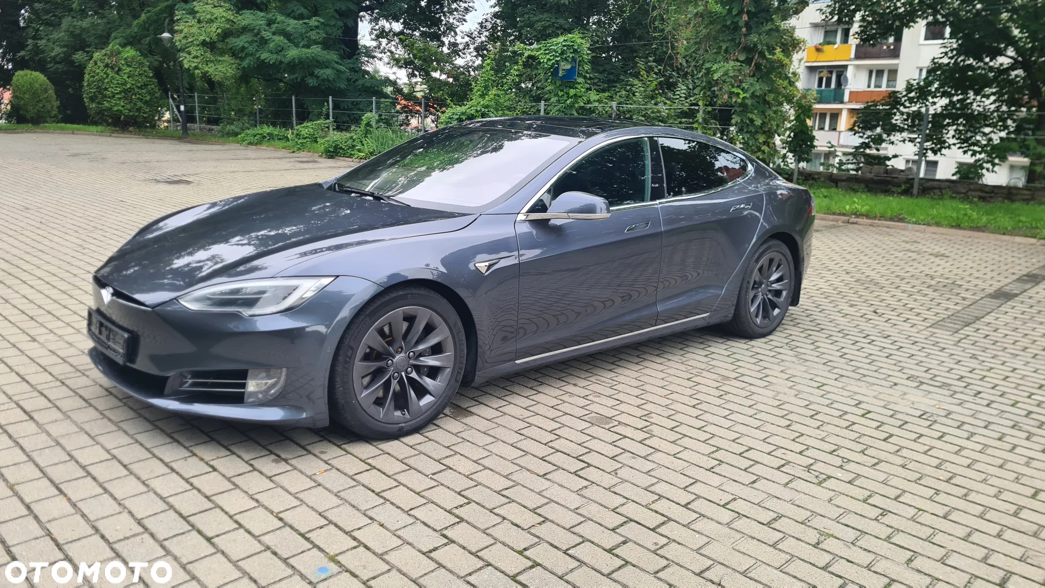Tesla Model S - 15