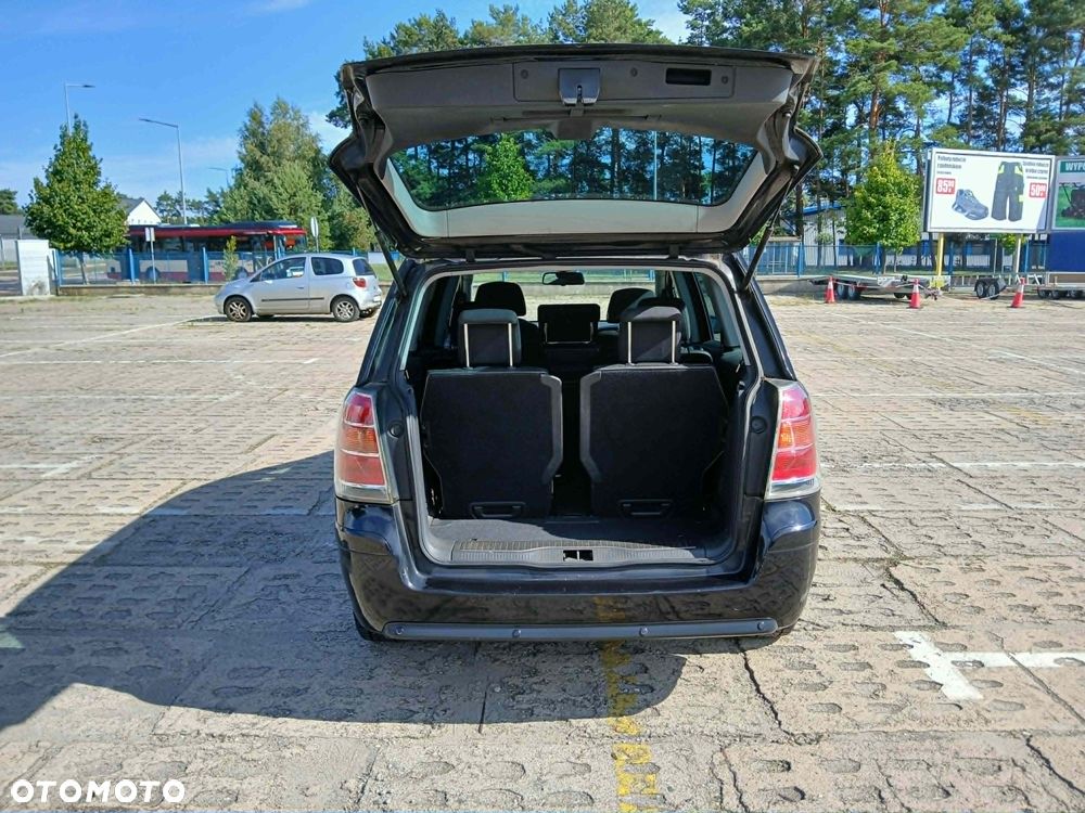 Opel Zafira 2.2 - 11