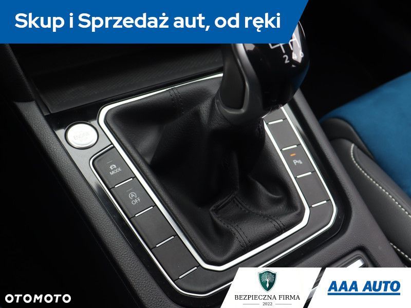 Volkswagen Passat - 15