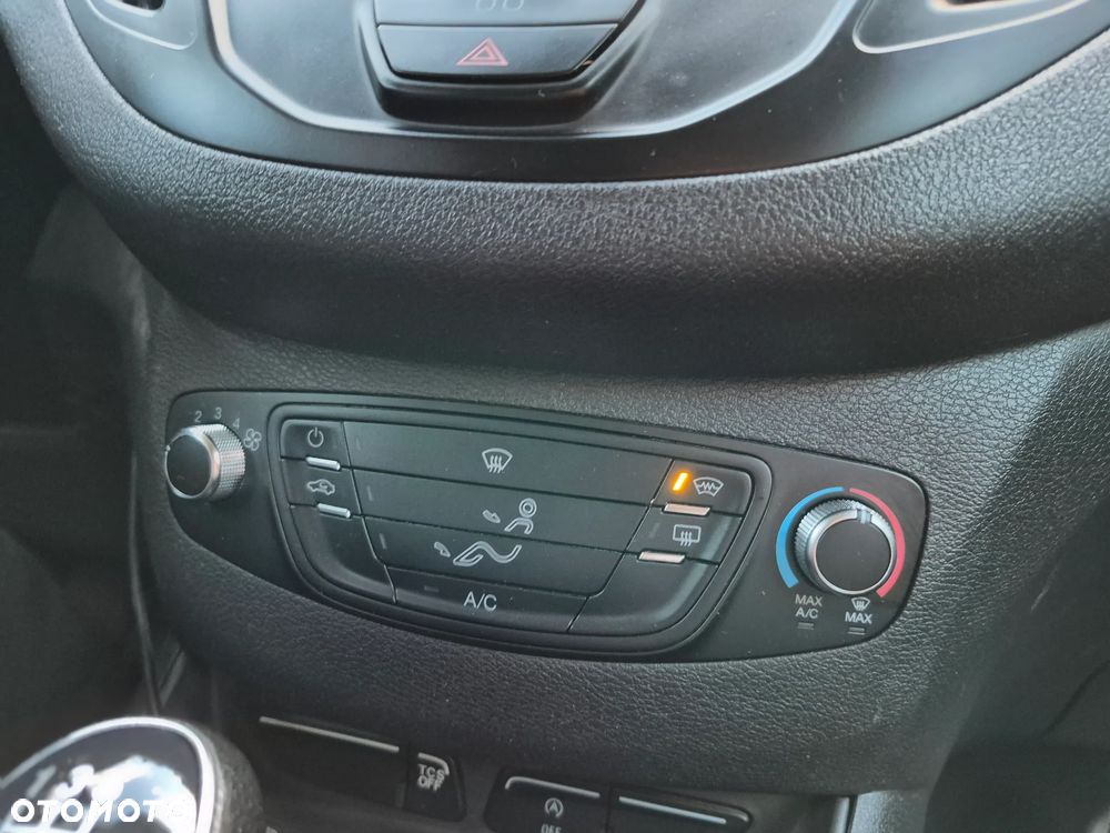 Ford Courier - 16