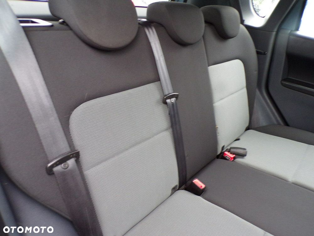 Mitsubishi Colt - 17