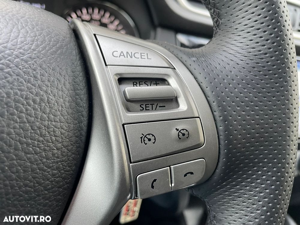 Nissan Qashqai 1.5 DCI Start/Stop N-Connecta - 20