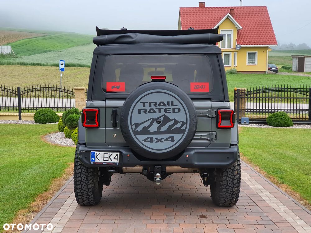 Jeep Wrangler - 10