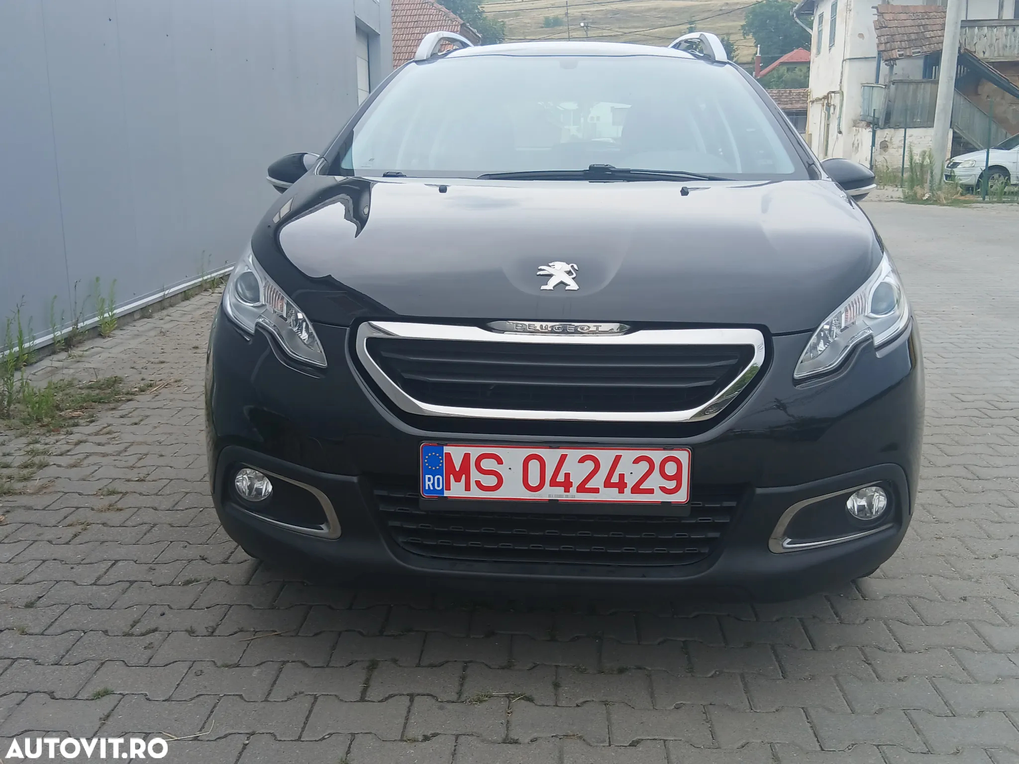Peugeot 2008 1.2 L PureTech Active - 5