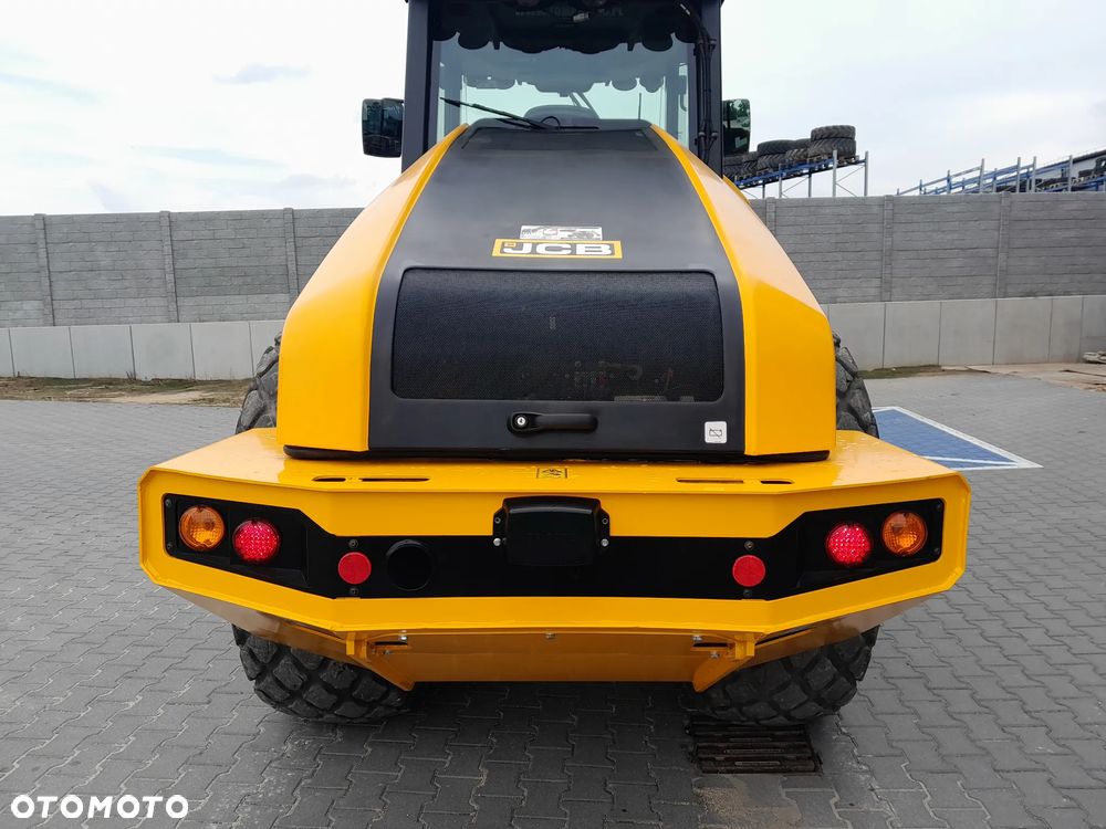 JCB VM137D - 17