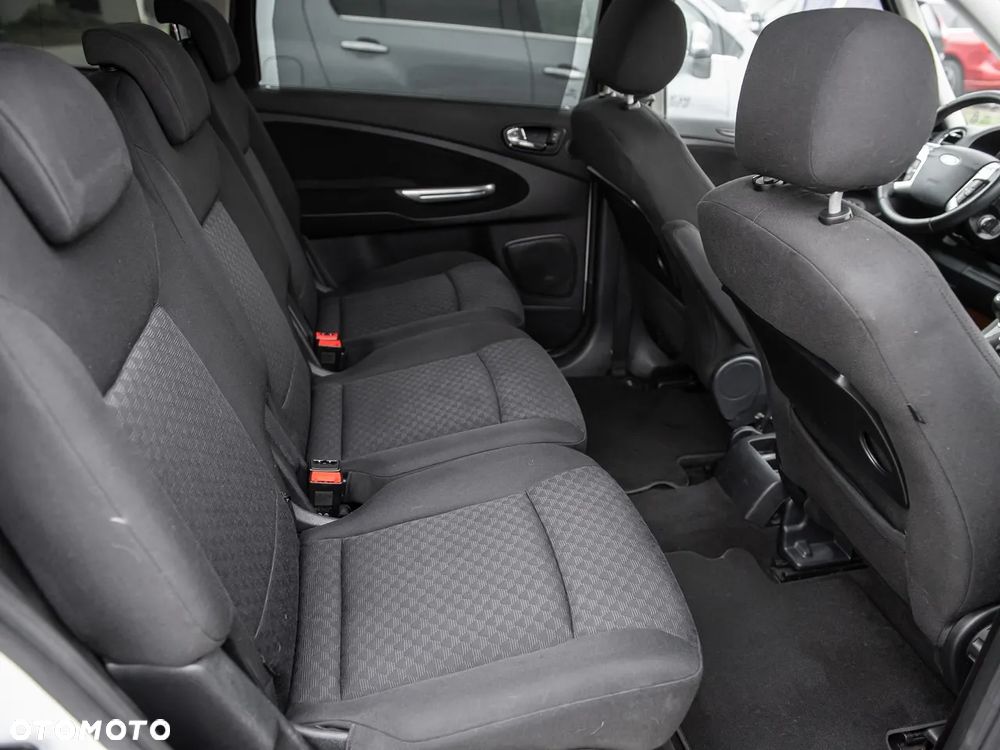 Ford Galaxy - 19