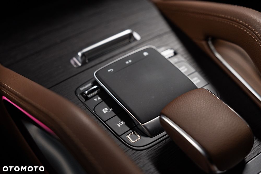 Mercedes-Benz GLS - 34
