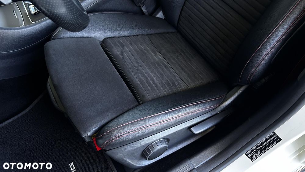Mercedes-Benz CLA - 12