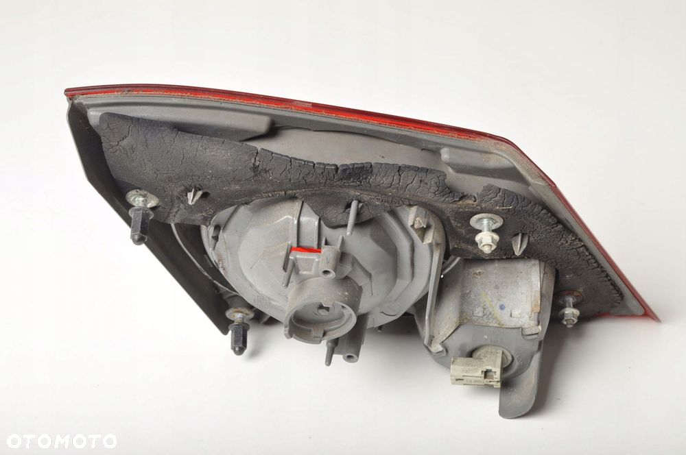 HONDA CIVIC VIII LAMPA PRAWA TYLNA W KLAPE - 3