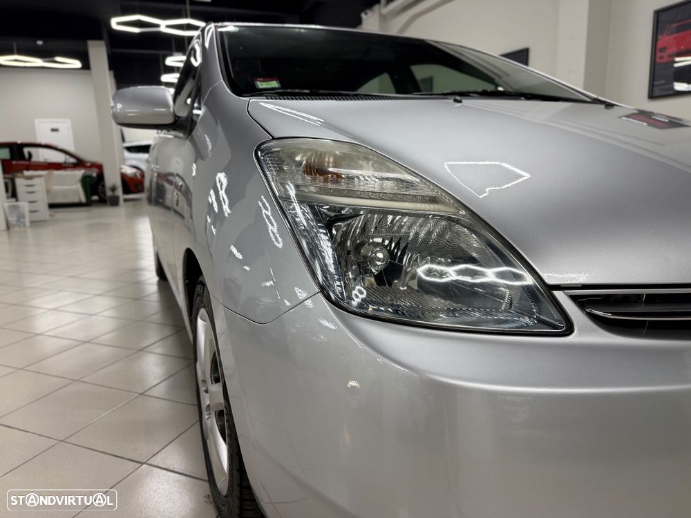 Toyota Prius 1.5 VVT-i HSD Sol - 2