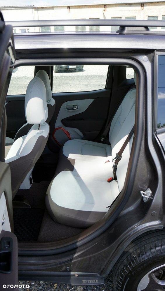 Jeep Renegade - 23