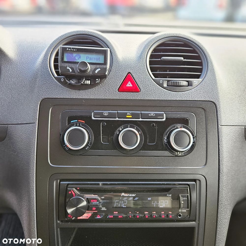Volkswagen Caddy - 26
