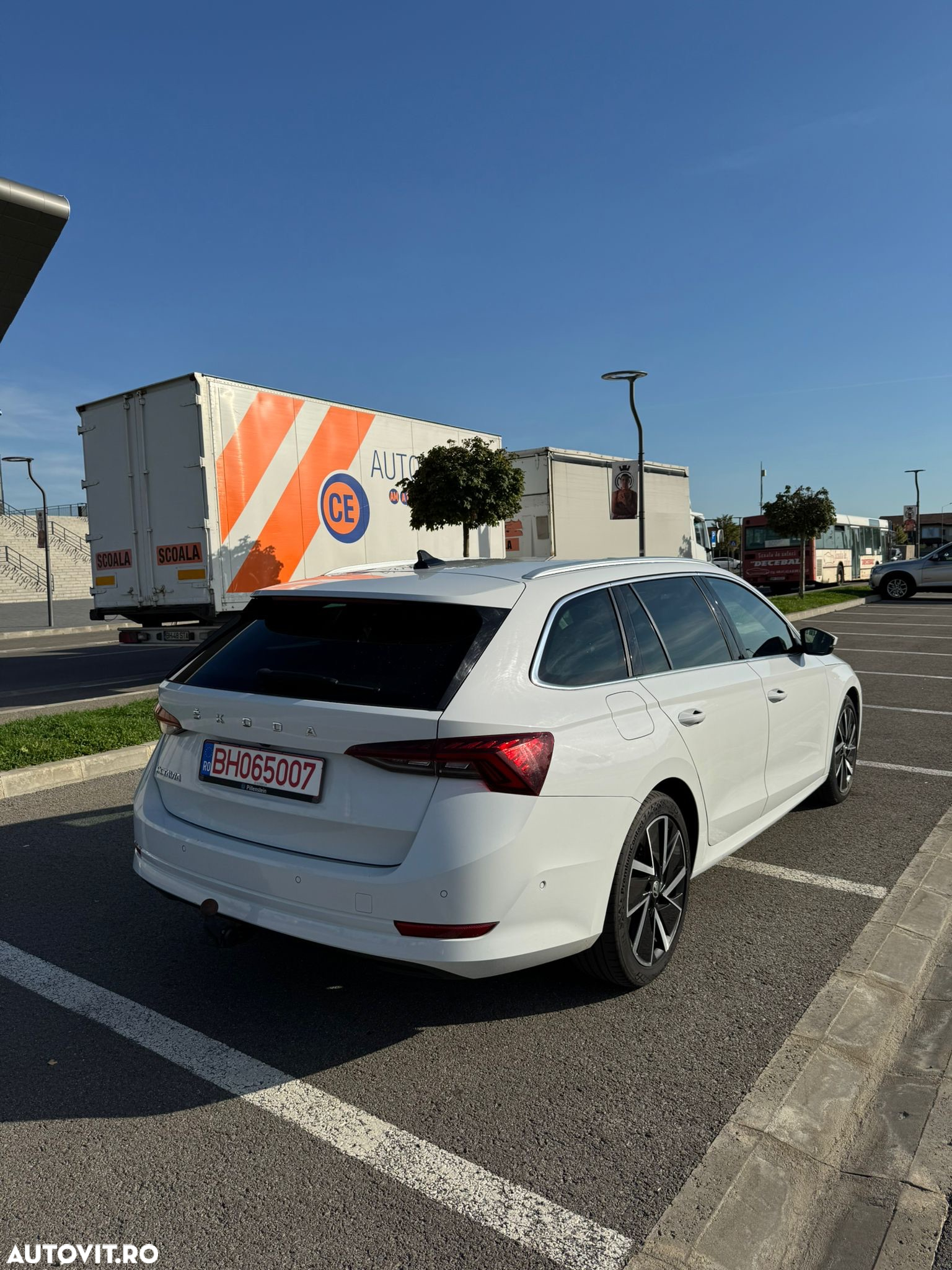 Skoda Octavia Combi 2.0 TDI DSG Edition Plus - 11