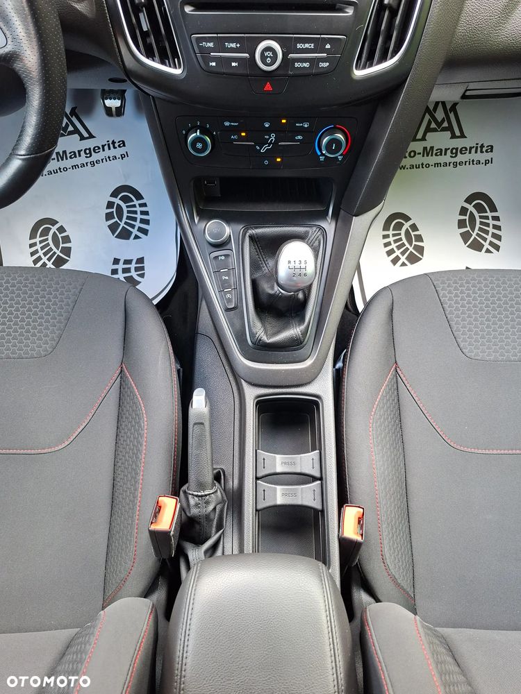 Ford Focus 1.5 EcoBlue Start-Stopp-System ST-LINE - 27