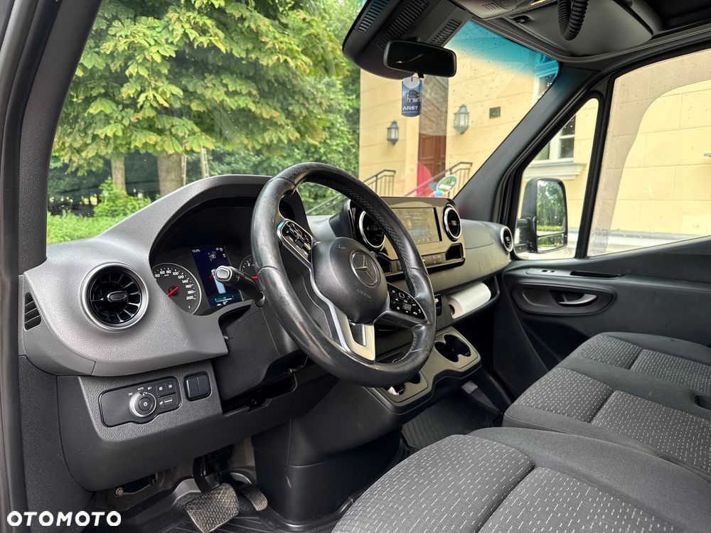 Mercedes-Benz SPRINTER - 12